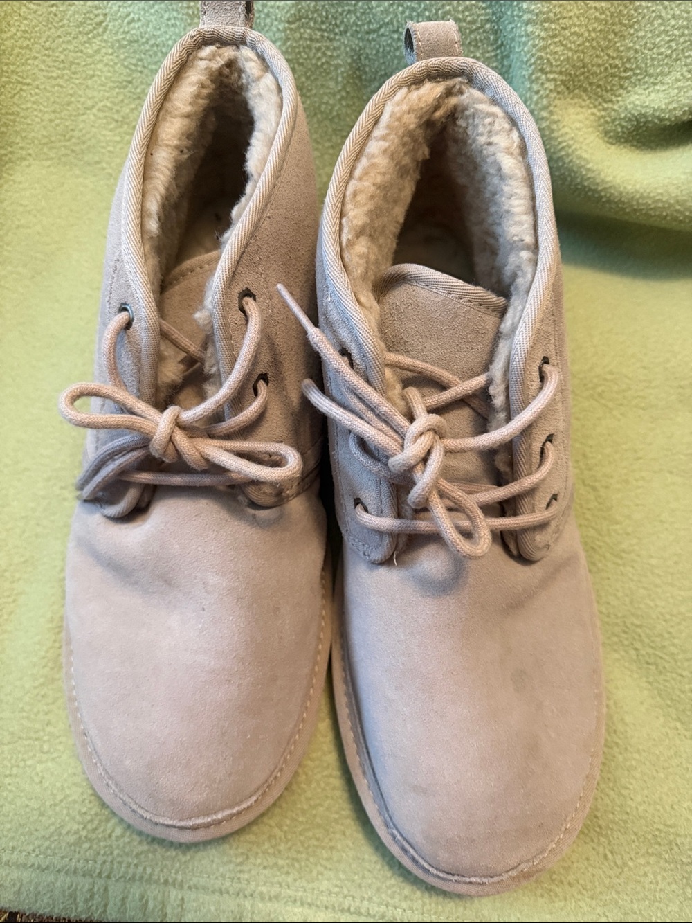 UGG Men’s Chukka Boots in Light Taupe Suede - Picture 4 of 4
